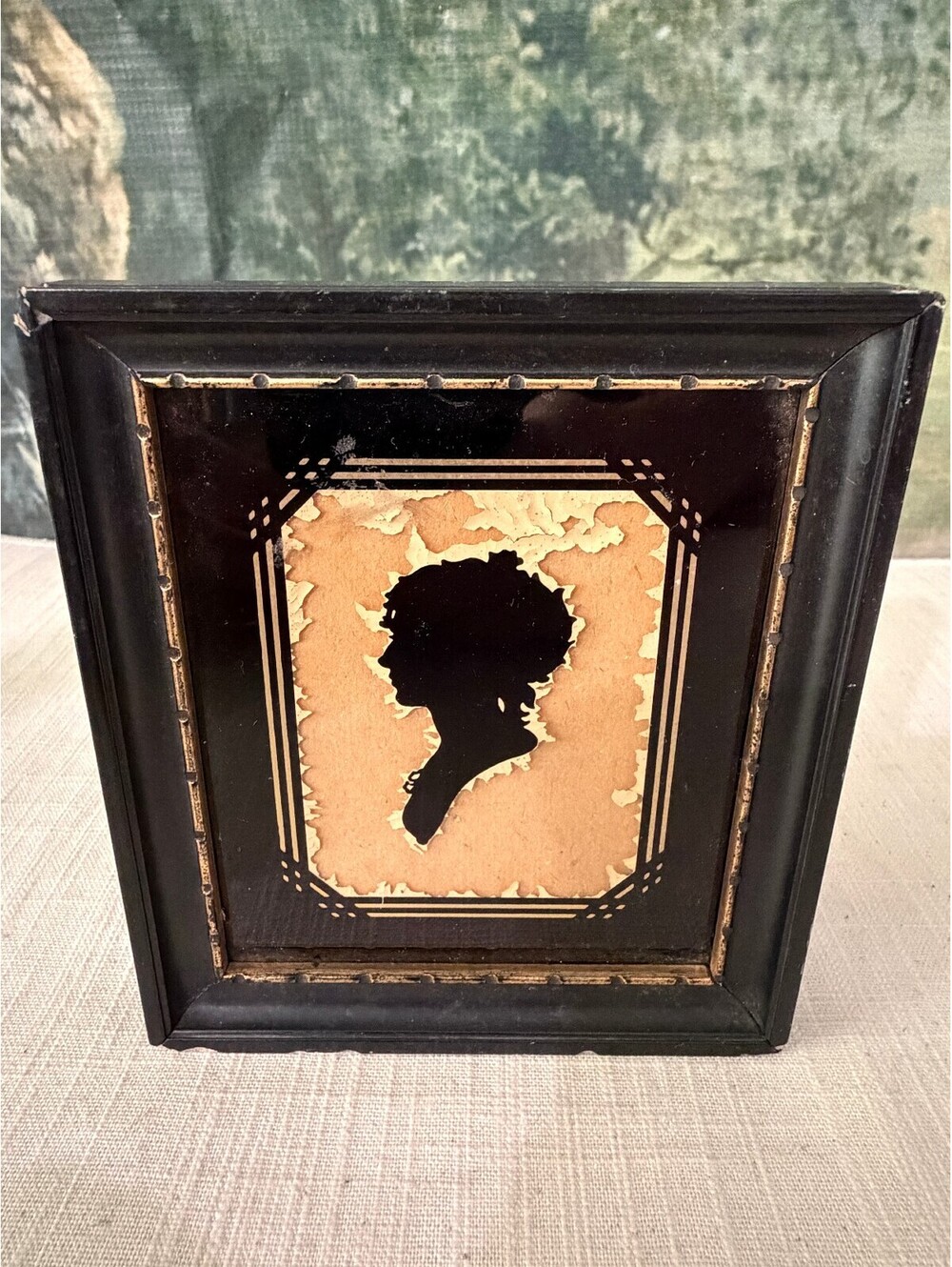 Black framed silhouette picture